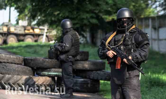 In Mariupol bestrafen Trinker, schlagen Einwohner, wählen Autos aus