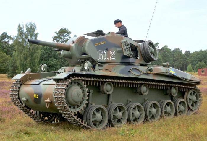 Stridsvagn Strv m / 42 medio tanque. Suecia