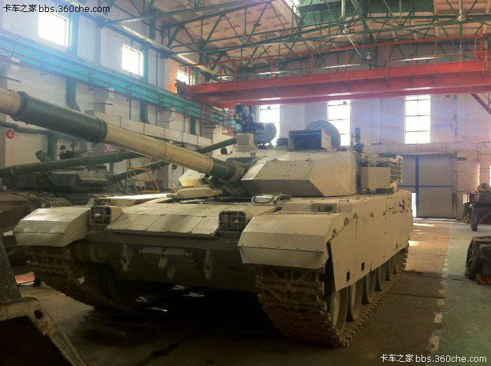 Carro armato cinese MVT-3000 interessato ai militari namibiani