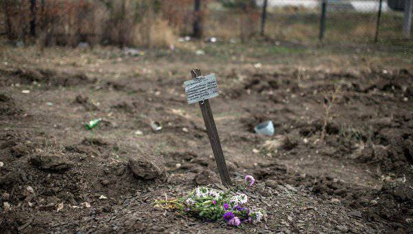 In Gräbern in der Nähe von Donetsk hat über 400 Körper gefunden