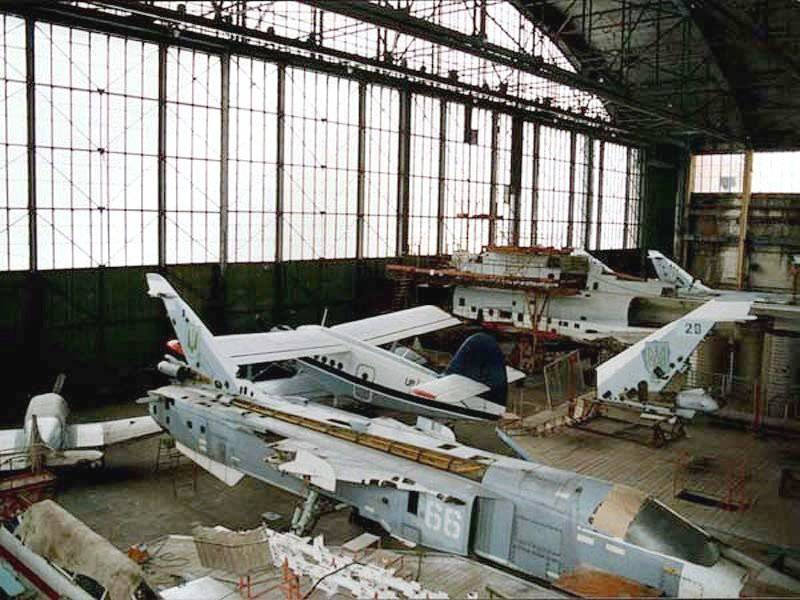 Украинский авиаремонтный завод восстановил партию бомбардировщиков Су-24