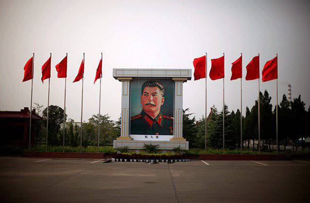 Cómo invirtió Stalin en China