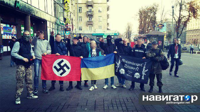 Faşist Kiev'de toplanıyor