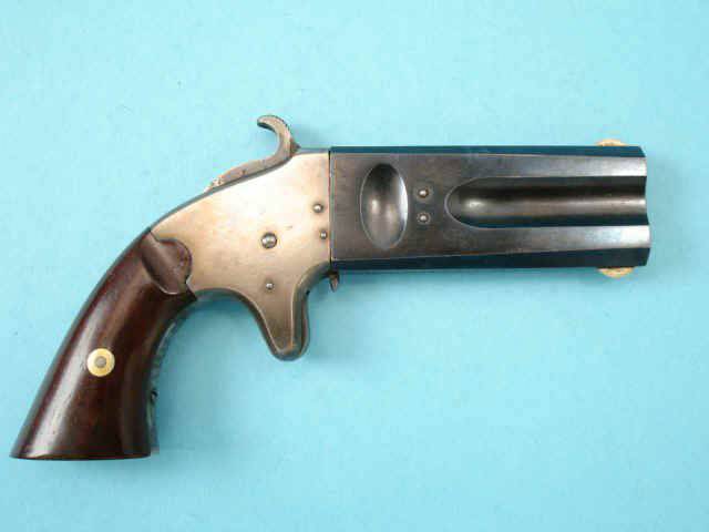 Double-barreled pistol of American Arms Double Barrel Derringer and its variants