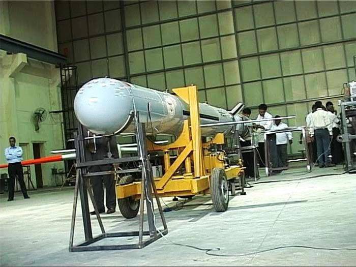 भारत में, एक परमाणु परीक्षण करने में सक्षम क्रूज मिसाइल का परीक्षण किया