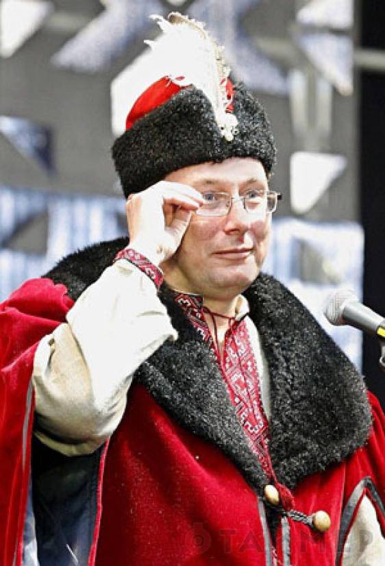 Советник Петра Порошенко рассказал, как Киев наращивает военную мощь во время "перемирия"