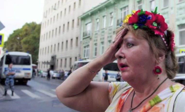 Генератор абсурда Елена Васильева теперь "похоронила" персонажей литературного произведения под видом российских военнослужащих