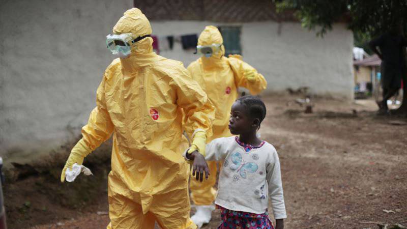 США называют себя лидером в борьбе с Эболой, отводя при этом России и Китаю место на задворках