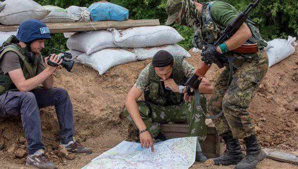 Kämpfer der Miliz von LNR haben die ukrainischen Wächter vom "Kessel"