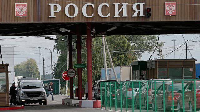 러시아 외무부 : 분쟁이 시작된 이래 처음으로 우크라이나로 돌아 오는 횟수는 떠나는 사람들의 수를 초과했습니다.