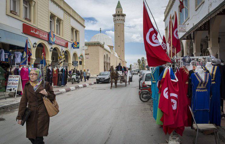 チュニジアの新当局への継承
