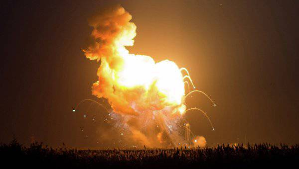 O sinal para destruir o foguete Antares foi enviado pelos próprios operadores