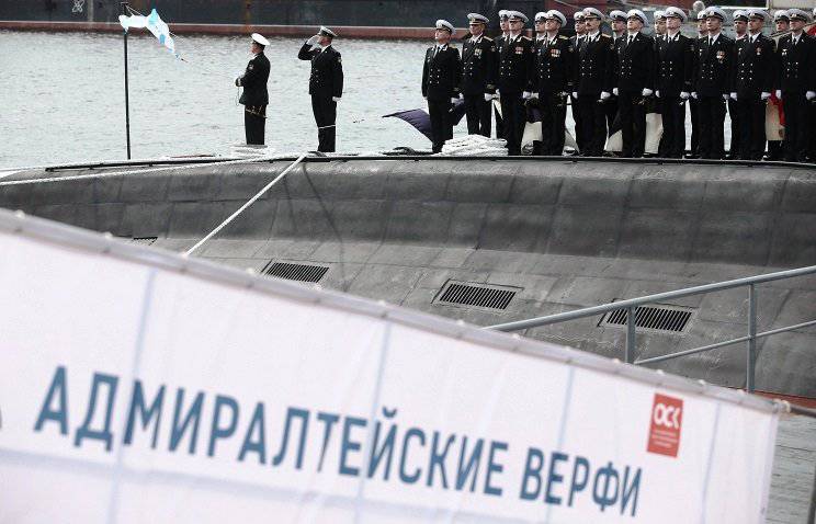 Karadeniz Filosunun beşinci ve altıncı denizaltıları St. Petersburg'a koydu.