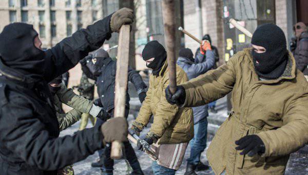 In Kiew kam es zu Zusammenstößen zwischen maydanovtsy und Mitgliedern der Sonderoperation
