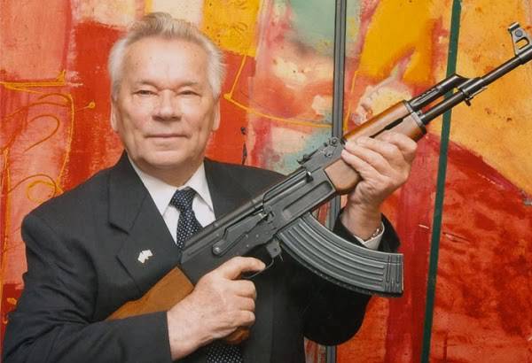 95 celebra o nascimento de Mikhail Kalashnikov