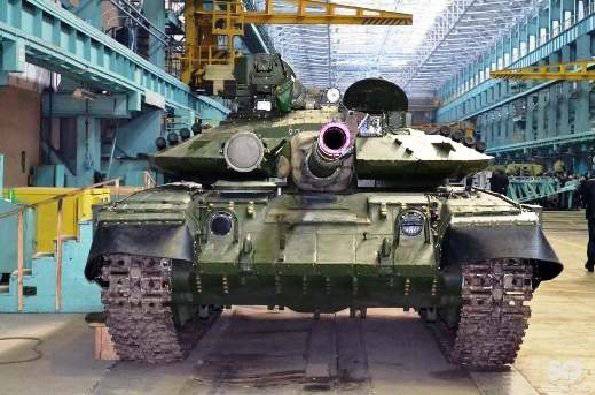 T-64BM1 모스크바에있는 방위군과 함께 콩고에 입항하기 위해 설계된 탱크