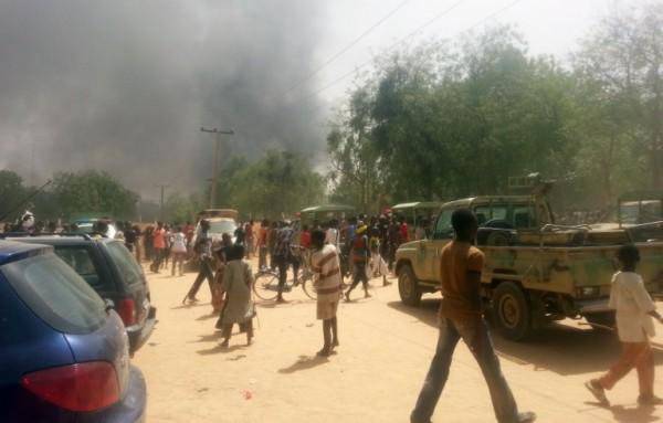 ナイジェリアの学校でのテロ攻撃。 何十人もの死者と負傷者
