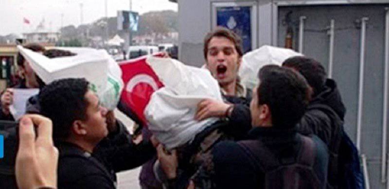 Группа турецких националистов в Стамбуле напала на американских военнослужащих