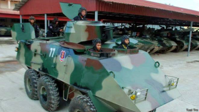 Um agricultor vietnamita construiu um veículo blindado para o exército cambojano