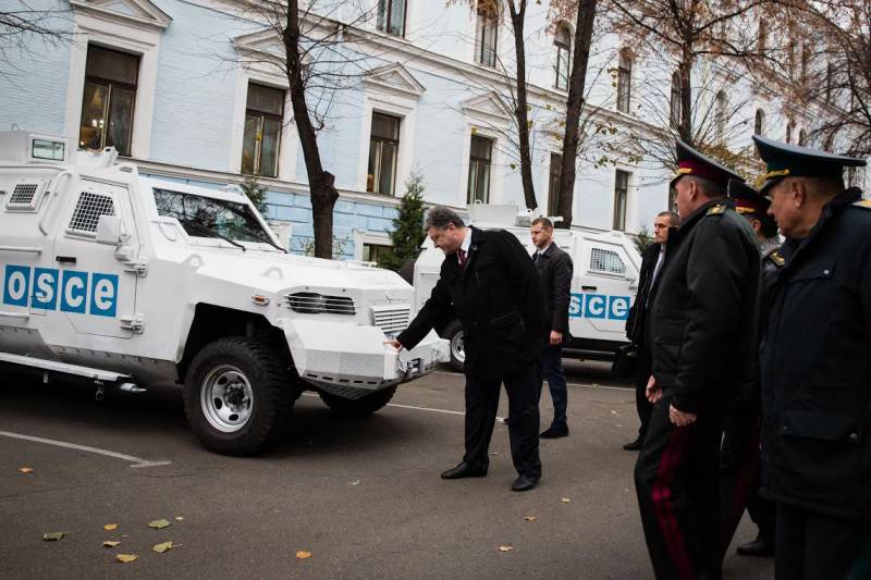 우크라이나는 OSCE 차량을 러시아에 넘겨 주었다.