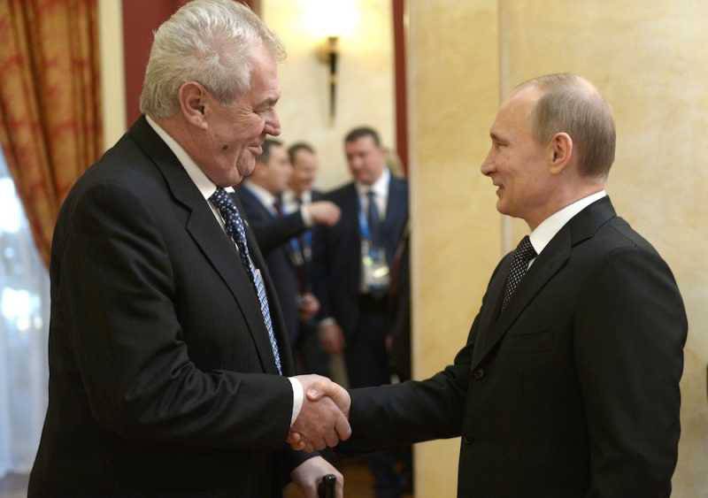 Novo “presente” para o Ocidente do presidente tcheco Milos Zeman