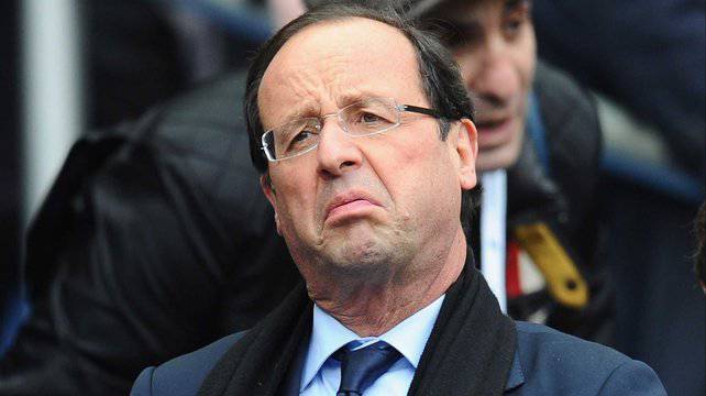 Hollande mostrou sua "independência" no "Mistral"