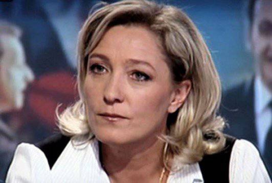 Rating Marine Le Pen and its initiative to withdraw France from the EU on the basis of a referendum