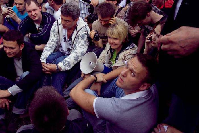 Не бывает оппозиции в воюющей стране. О самоназначенных предателях Родины