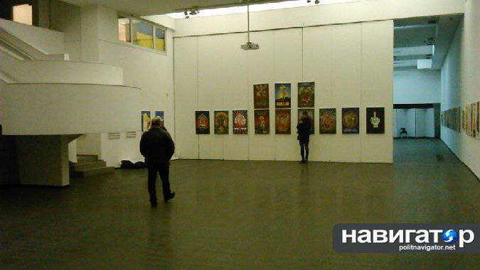 В Киеве проходит русофобская выставка «Убей колорада!»