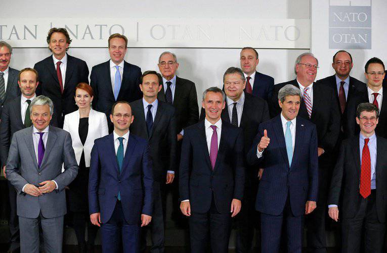 СМИ: еврочиновники советуют НАТО восстановить контакты с Россией