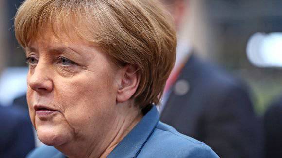 Ангелу Меркель попросили заткнуться