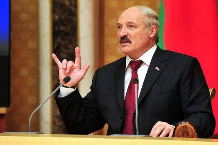 Лукашенко потребовал от белорусских чиновников вести расчёты с РФ в западной валюте