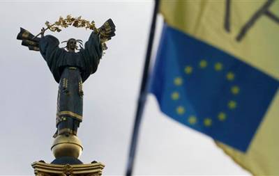 ヨーロッパ – ウクライナ: 朝は改革とコラム、夜は金
