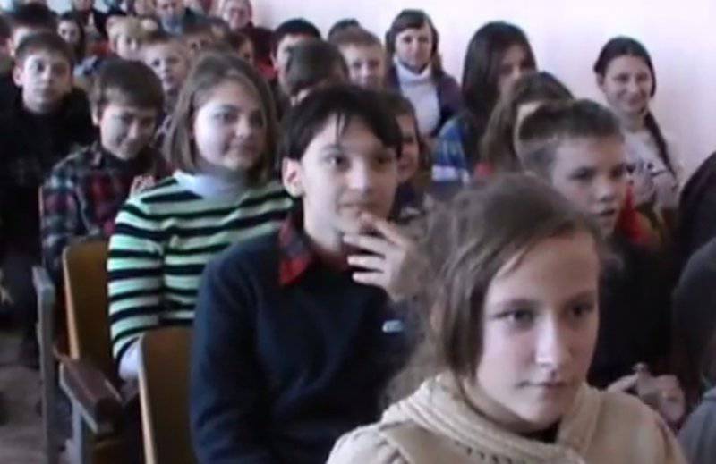 Новогодние подарки для детей Новороссии