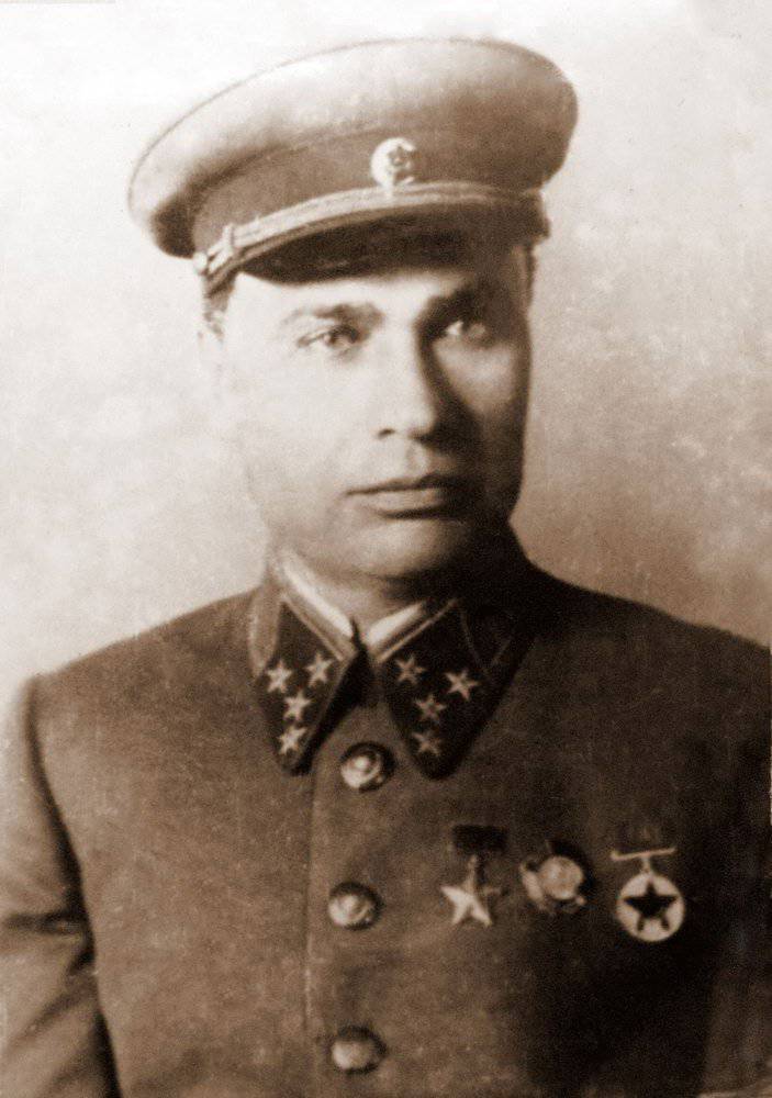Caído por la muerte de los valientes: el comandante del Frente Sudoeste, el General Kirponos