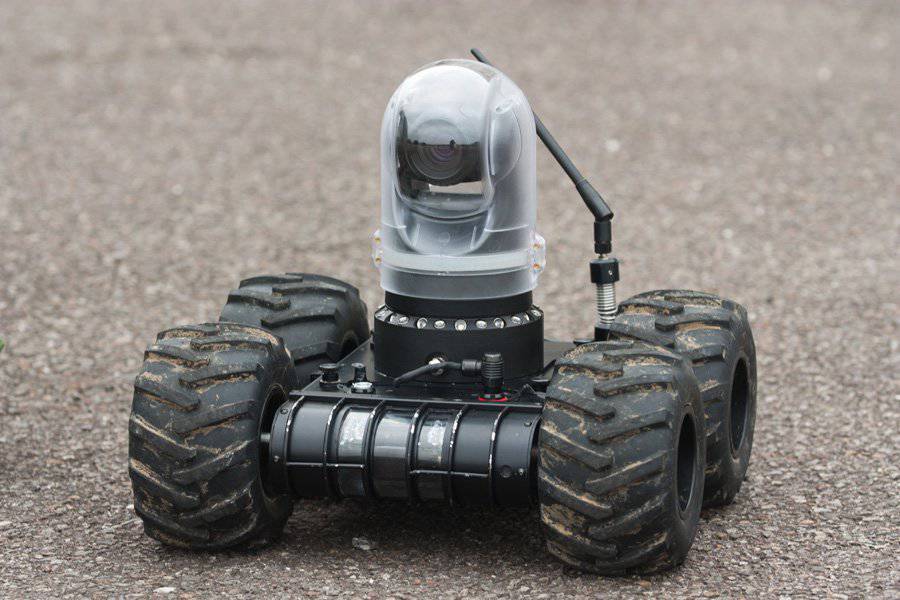 Роботы на колесном ходу 6 класс. Cobra mk2. Робот сапер Кобра. Кобра 1600 мобильный робототехнический комплекс. Колесные роботы.