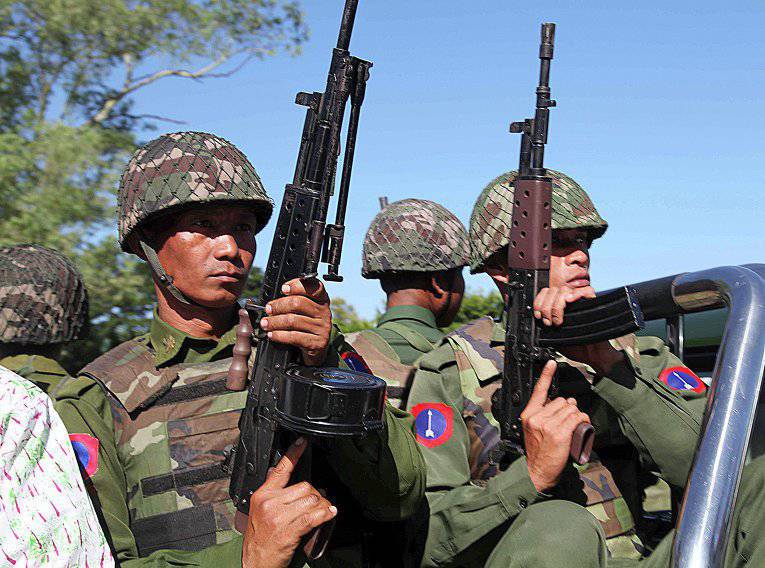В Мьянме в зоне боевых действий оказались заблокированными 2 тыс. мирных граждан, в том числе граждане Китая