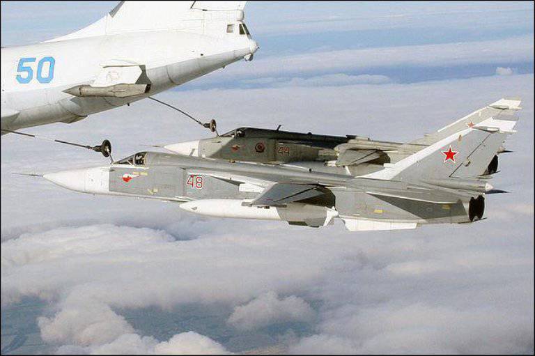 Бомбардировочная авиация БФ возобновила отработку дозаправки самолётов в воздухе