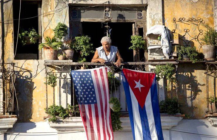 Кубинские и американские дипломаты впервые за 35 лет сели за стол переговоров