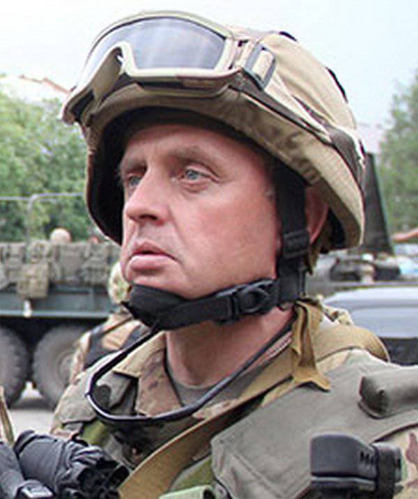 Разочарование по-украински: Муженко заявил, что украинская армия в Донбассе не воюет с регулярной армией России
