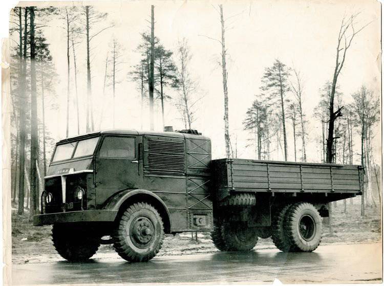 Паровой грузовой автомобиль НАМИ-012