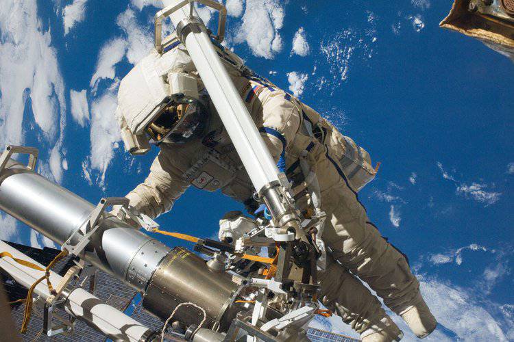 NASA bermaksud mengirim astronot ke ISS dengan roket Rusia hingga 2018 inklusif