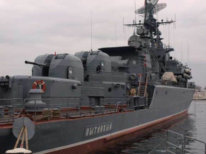 Le navire de patrouille de réparation Black Sea Fleet "Inquisitive" est entièrement terminé