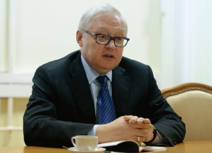 Ryska utrikesministeriet: leveranser av dödligt bistånd till Kiev kommer att undergräva Minsk-avtalen