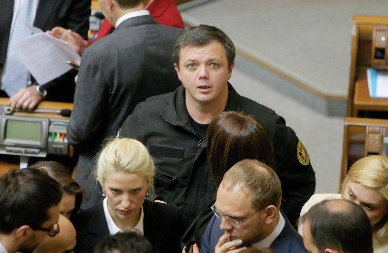Semenchenko Parlamentoya ordudan ödenen erteleme konulu tasarıyı sundu