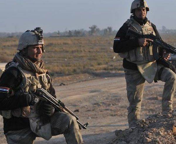 El ejército iraquí junto con voluntarios golpea a los militantes de ISIS de Tikrit, la ciudad natal de Saddam Hussein