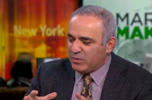 Kasparov muốn trở thành "vợ yêu" của Washington?