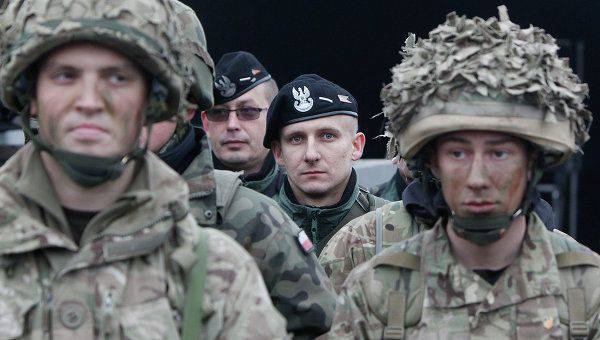 Американский аналитик: НАТО проводит военные учения в Прибалтике от бессилия