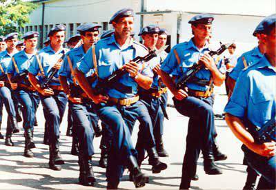 Binh lính của lữ đoàn 92 của các đơn vị cảnh sát biệt lập