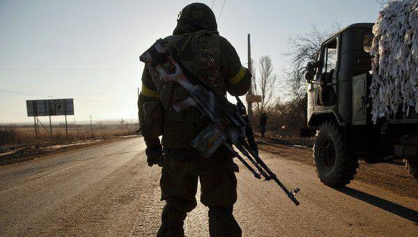 Украинские силовики устроили перестрелку и драку между собой в Мариуполе
